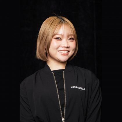 １本のリップからはじまった美容部員の道。
お客様の「キレイになりたい」を1番近くで叶えたい。
