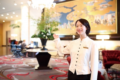 海外のお客さまが多いホテルで英語を使いこなし、真のサービスを提供する